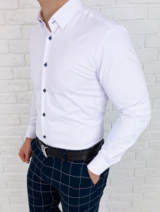 Biała koszula slim fit z kołnierzem granatowe guziki Rs-1140