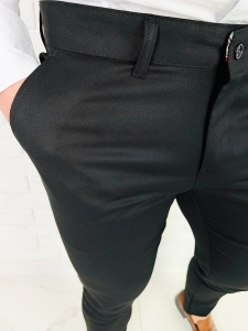 Czarne eleganckie spodnie męskie slim fit Stylovy 1840