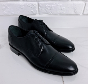Czarne eleganckie skórzane półbuty męskie 1050