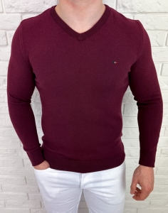 Bordowy sweter męski w serek znaczek 3454