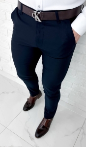 Granatowe eleganckie spodnie męskie slim fit 1992
