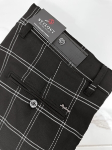Czarne eleganckie spodnie w białą kratę slim fit Stylovy 2032