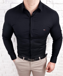 Czarna koszula męska slim fit z kołnierzem zakryta plisa 2010