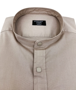 Koszula męska beżowa ze stójką slim fit zapinana na napy 1963-N