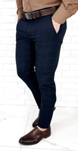 Granatowe spodnie męskie w kratę brązową slim fit 3018 290