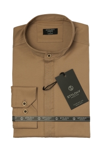 Beżowa koszula męska slim fit ze stójką z zakrytymi guzikami Stylovy 105