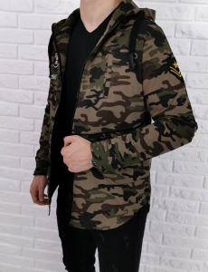 Męska kurtka parka moro z naszywkami