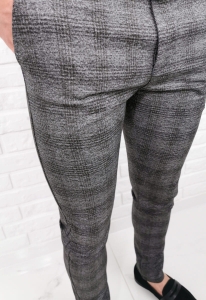Ciemnoszare bawełniane spodnie slim fit w kratę 01