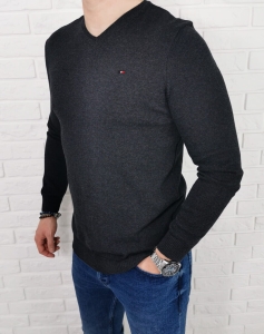 Męski sweter antracyt w serek znaczek 3454