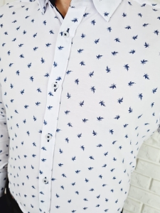 Biała koszula w granatowe liście slim fit VP1639